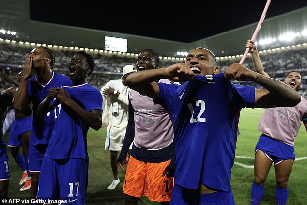 Les Bleus выйдут в полуфинал, где в понедельник в Лионе встретятся с Египтом.