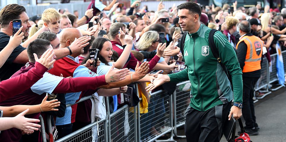 Aston Villa против Arsenal - Премьер-лига: текущий счет, новости о команде и обновления, поскольку команда Микеля Артеты стремится одержать победу над бывшим тренером «канониров» в прошлогодней гонке за титул