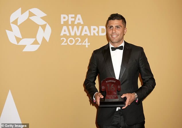 Родри дал интервью Mail Sport о церемонии награждения PFA, где он был включен в Команду года