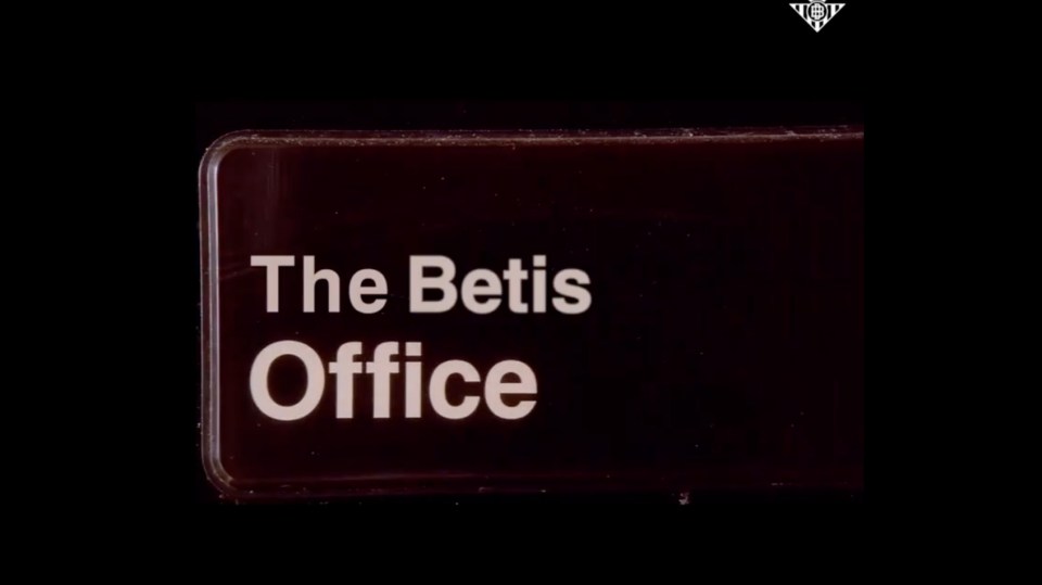 Видео было пародией на The US Office