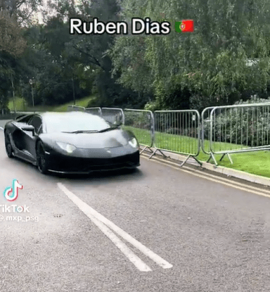 Рубен Диас водит Lamborghini Aventador