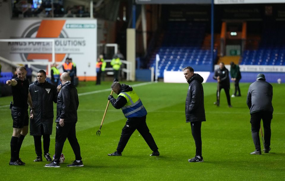 Groundstaff были героями перед возобновлением игры